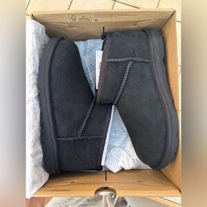 UGG Kid's Classic Ultra Mini Black Ankle Boot
